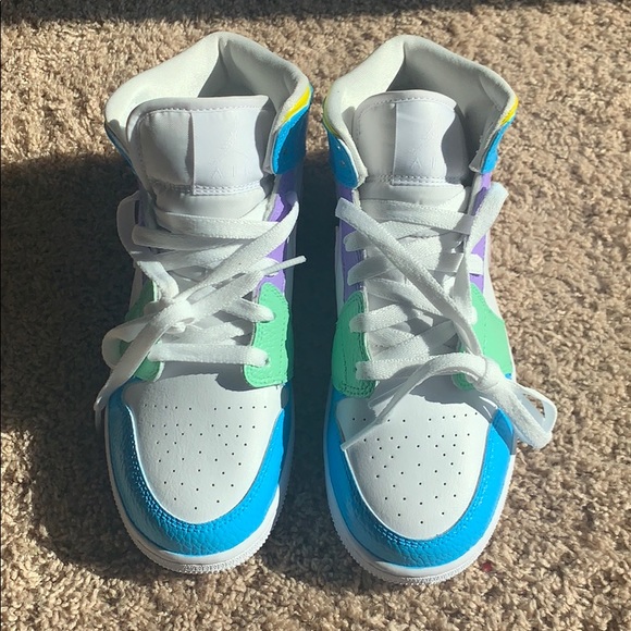 multi-color nike air jordans - Picture 2 of 3